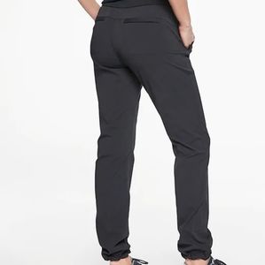Athleta trekkie hike pant size 4 Regular NWOT